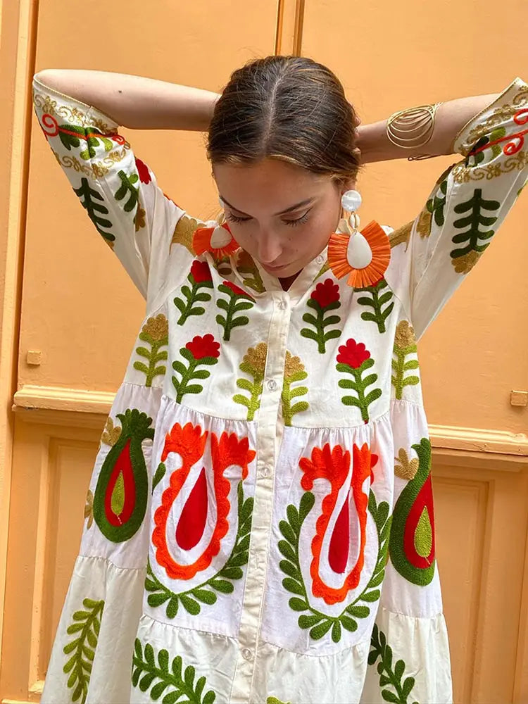 Maxi kjole med blomsterbroder