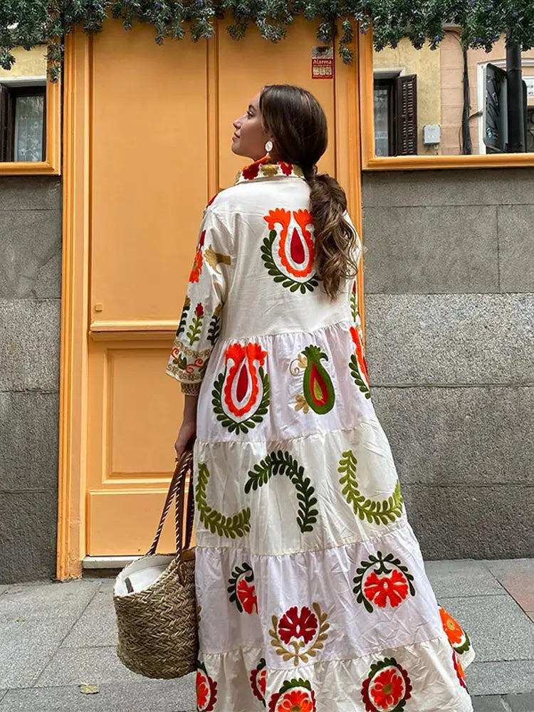 Maxi kjole med blomsterbroder
